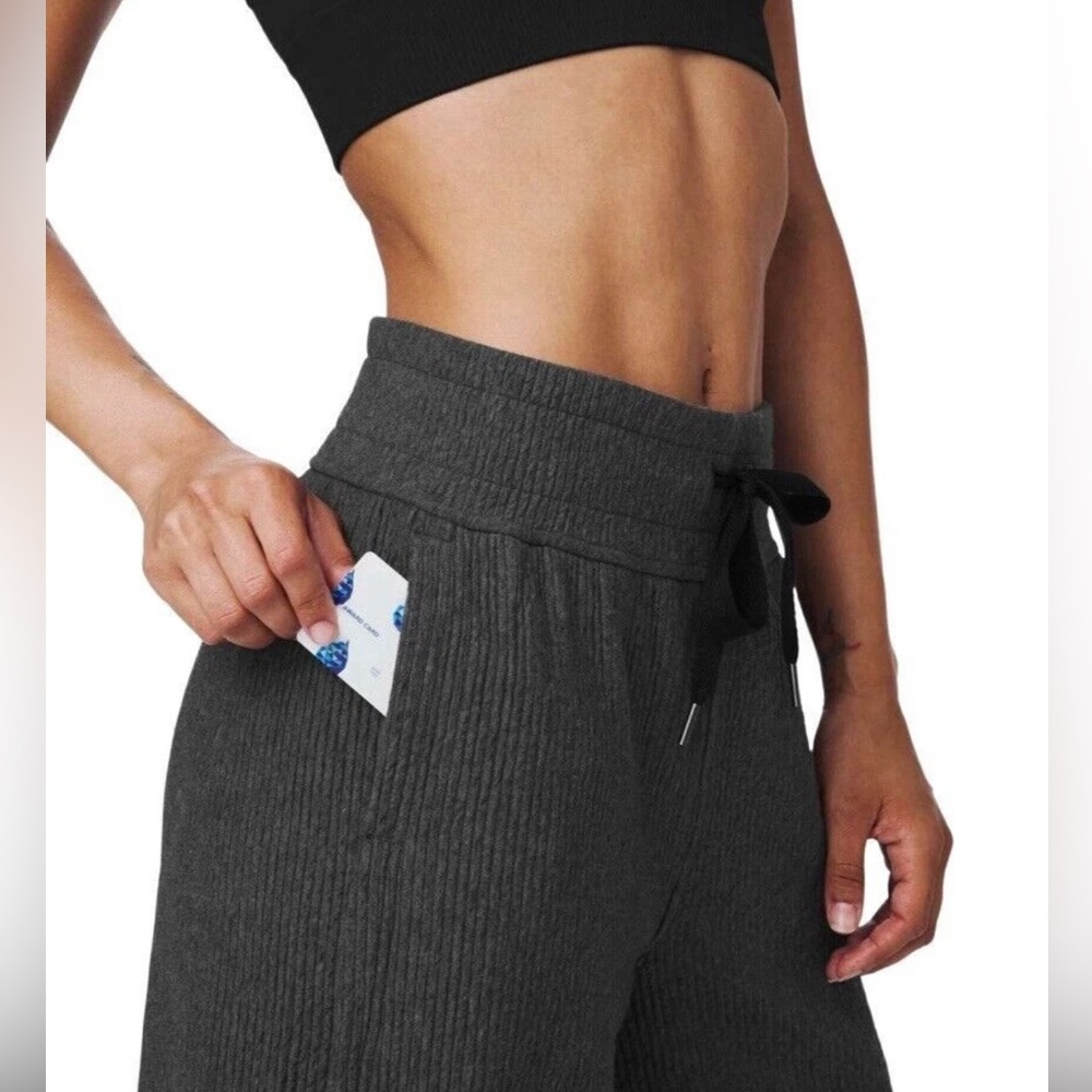 Lululemon Retreat Yourself Wide Leg Crop Pants Women’s size 6 charcoal gray. - Picture 2 of 6